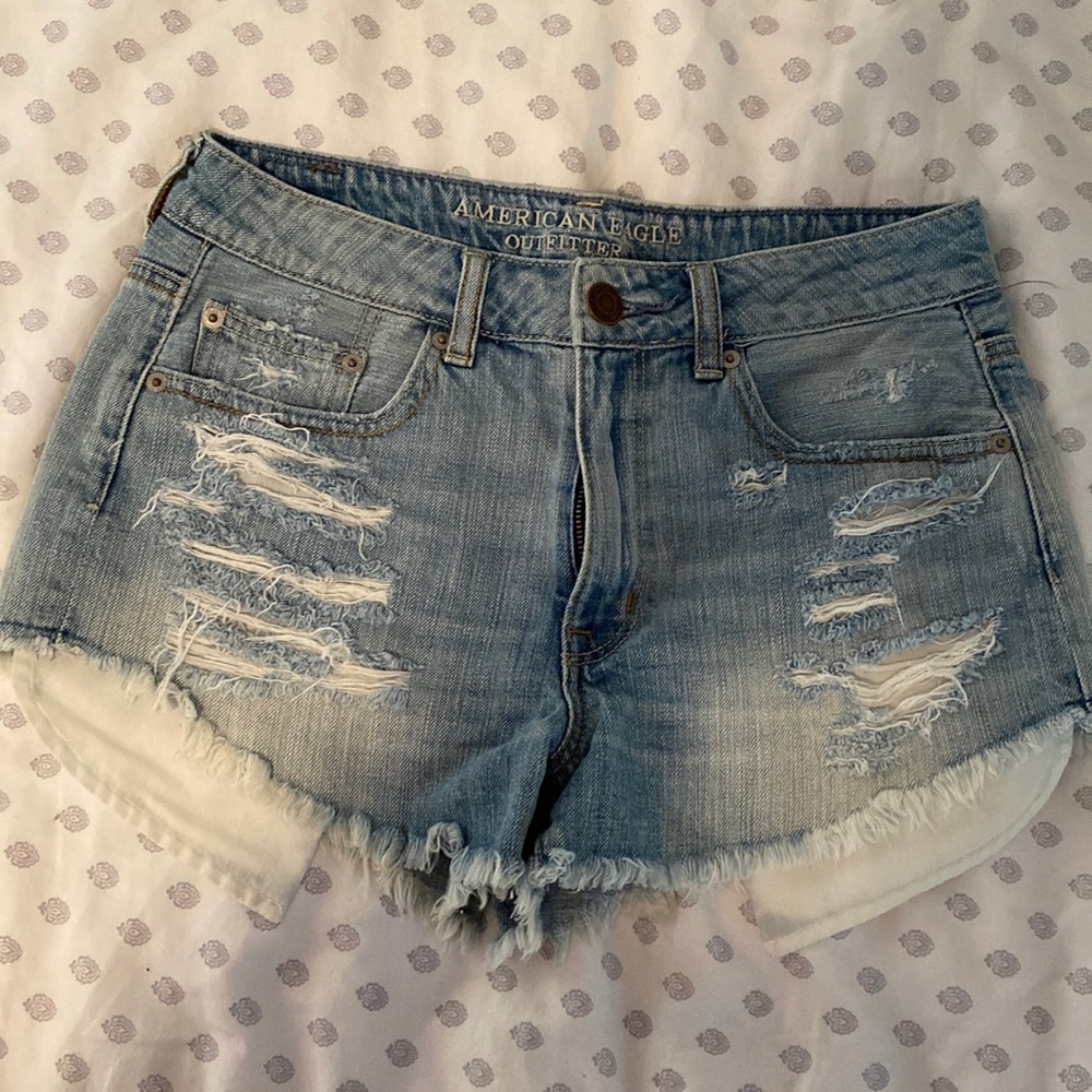 American eagle outfitters high rise festival light wash shorts size 6